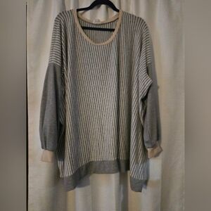 Light Gray Ribbed Fantastic Fawn Crew Neck Oversized Sweater Size Medium